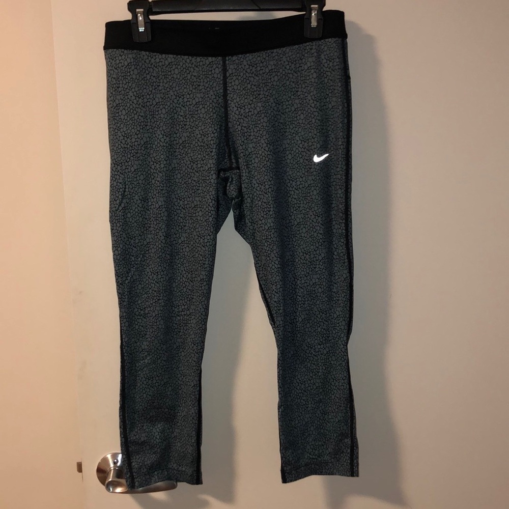Nike capri leggings